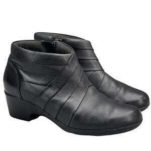 Clarks Malia Hue Black Leather Side Zip Comfort Ankle Bootie Women 7